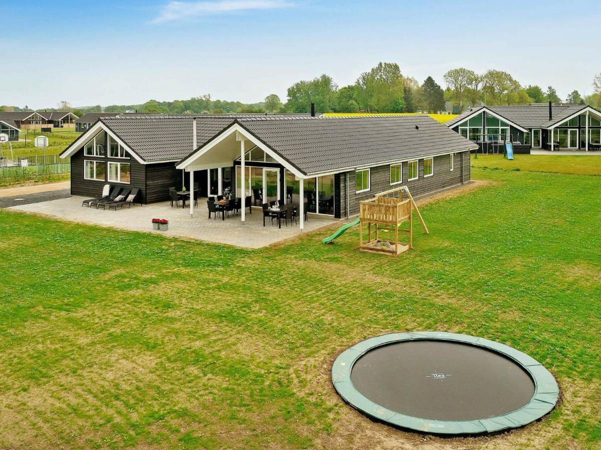 18 Person Holiday Home In Bogense Exterior foto